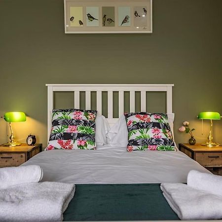 Dovecote House Beeston Private Parking 15Mins From Nottingham City Centre Close To Qmc Hospital ภายนอก รูปภาพ