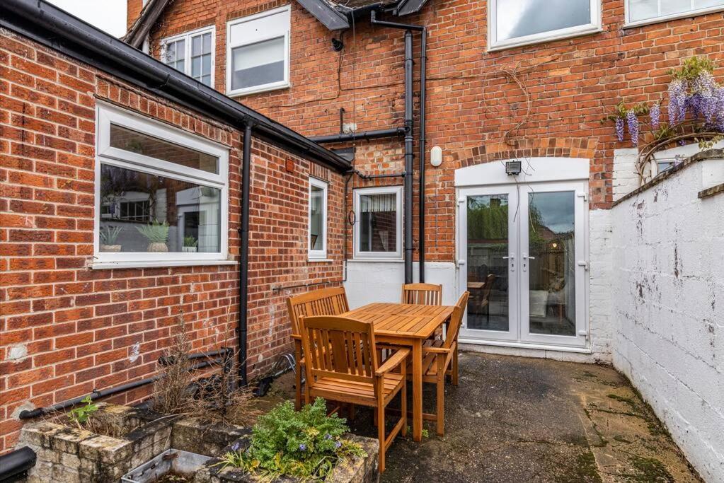 Dovecote House Beeston Private Parking 15Mins From Nottingham City Centre Close To Qmc Hospital ภายนอก รูปภาพ