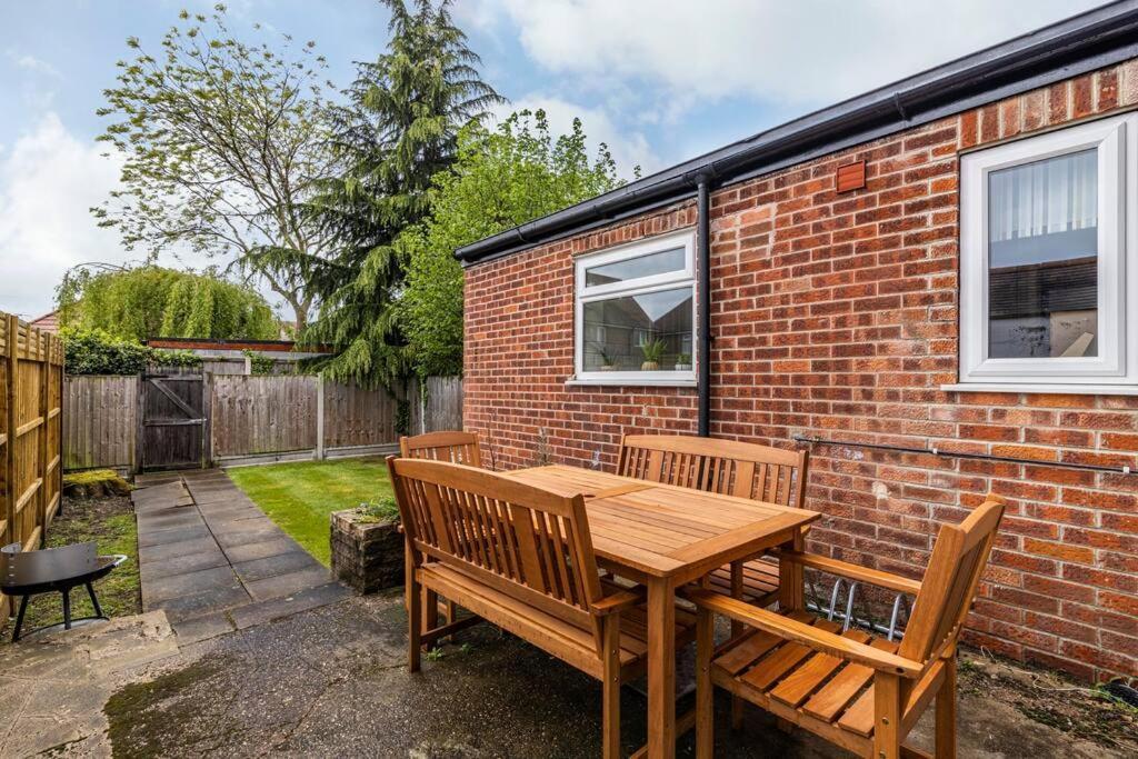 Dovecote House Beeston Private Parking 15Mins From Nottingham City Centre Close To Qmc Hospital ภายนอก รูปภาพ