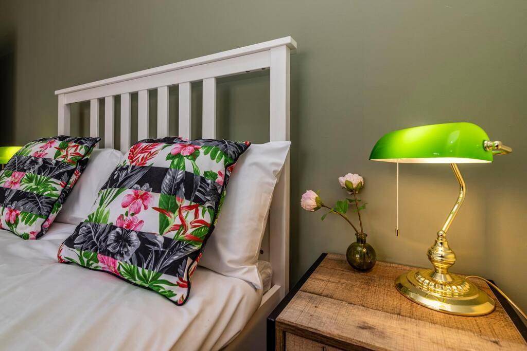 Dovecote House Beeston Private Parking 15Mins From Nottingham City Centre Close To Qmc Hospital ภายนอก รูปภาพ