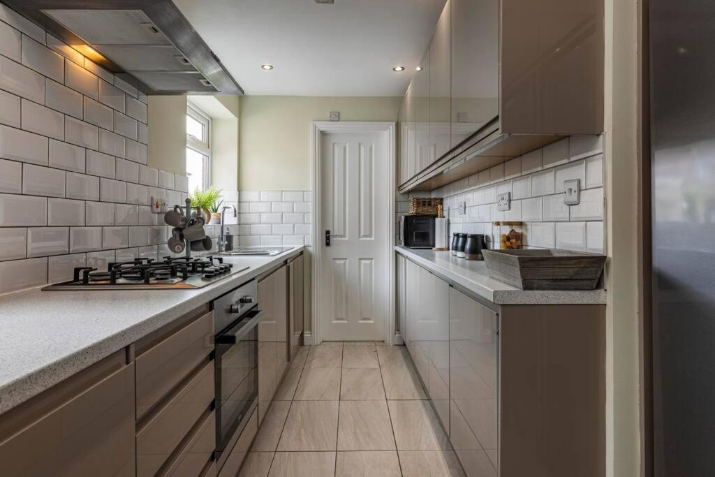 Dovecote House Beeston Private Parking 15Mins From Nottingham City Centre Close To Qmc Hospital ภายนอก รูปภาพ